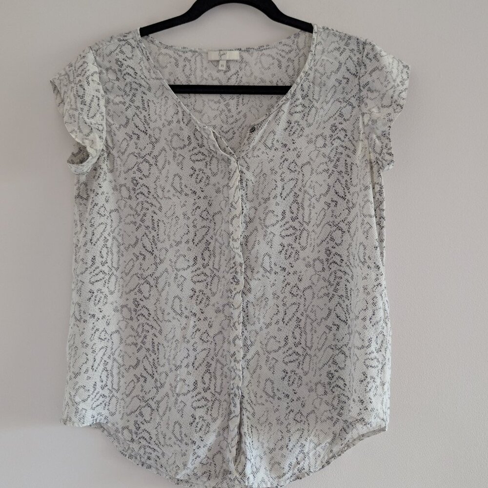 3/$30 100% silk short sleeve animal print blouse